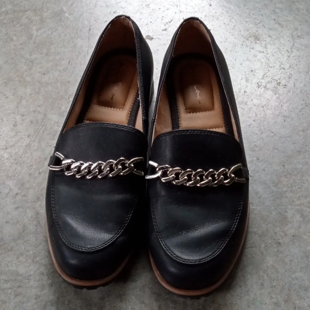 GUC Black Flat Slip On Women's Loafers 9M